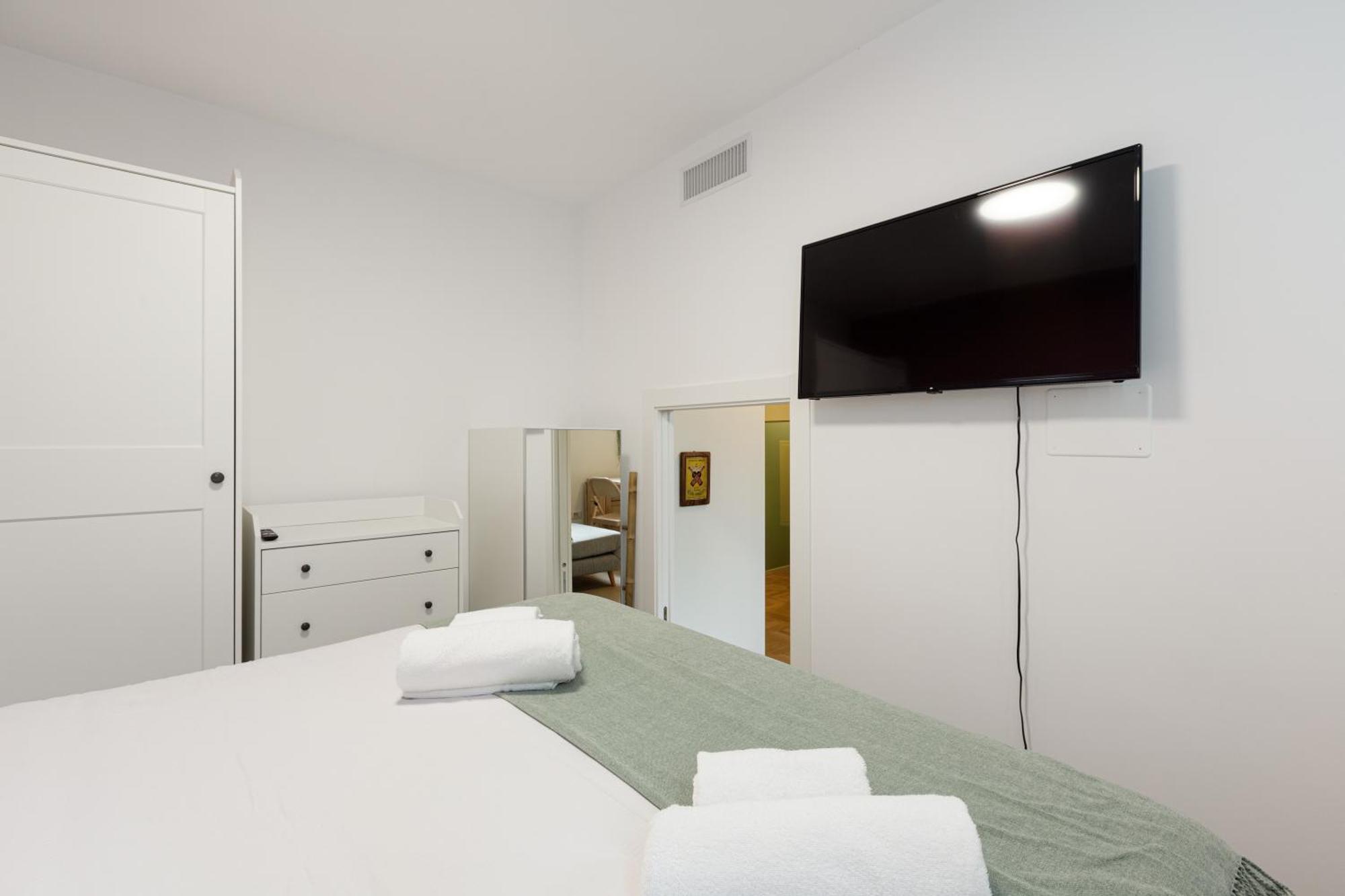 Insubria Park - Pastel Color Apartment! Milánó Kültér fotó